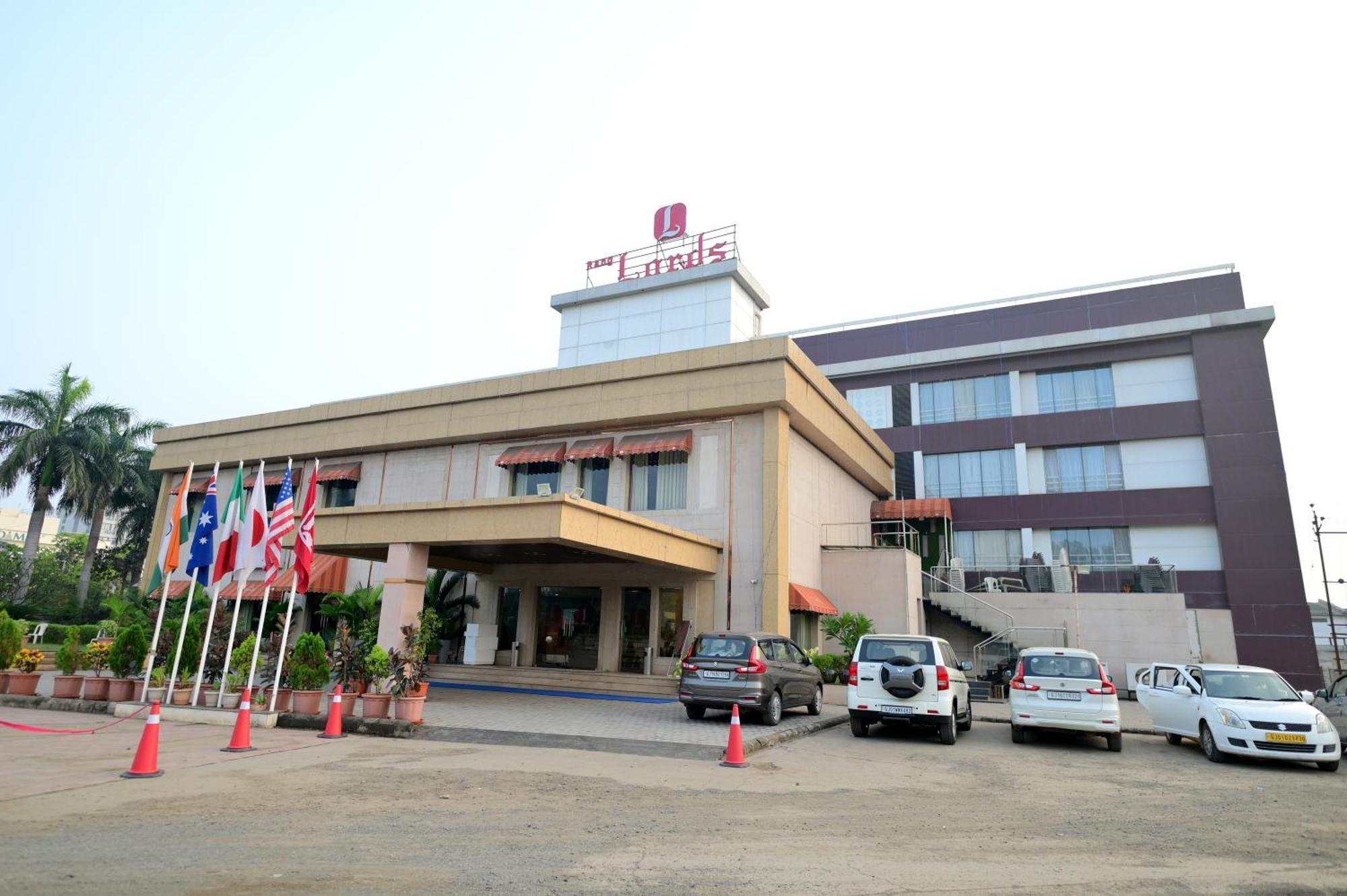 Rang Lords Inn Bharuch Exteriér fotografie